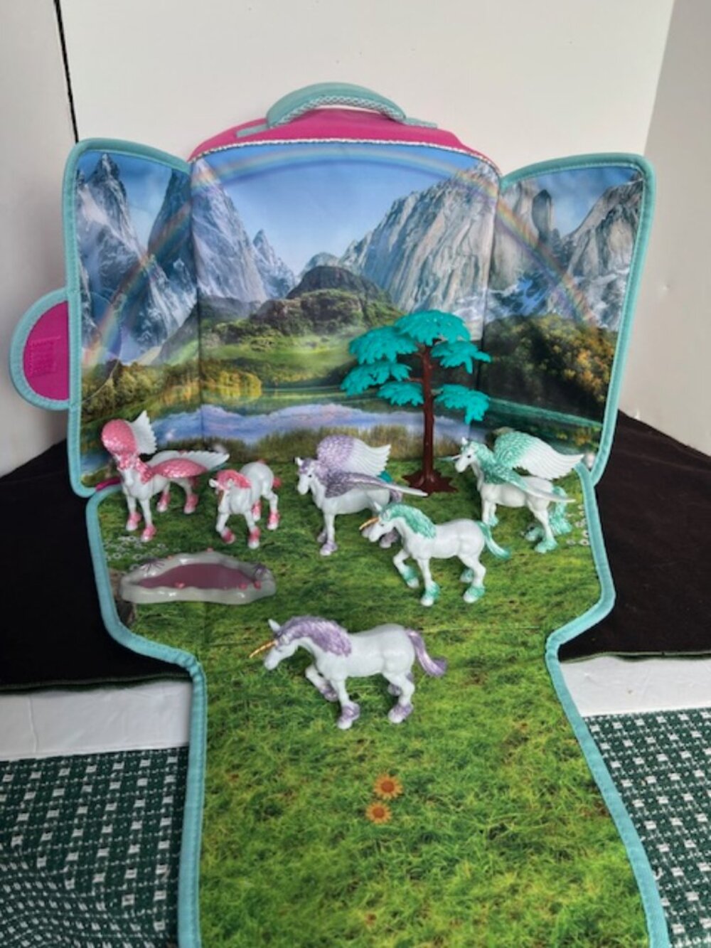 LAKESHORE Fantasy Adventure Unicorn Backpack Set